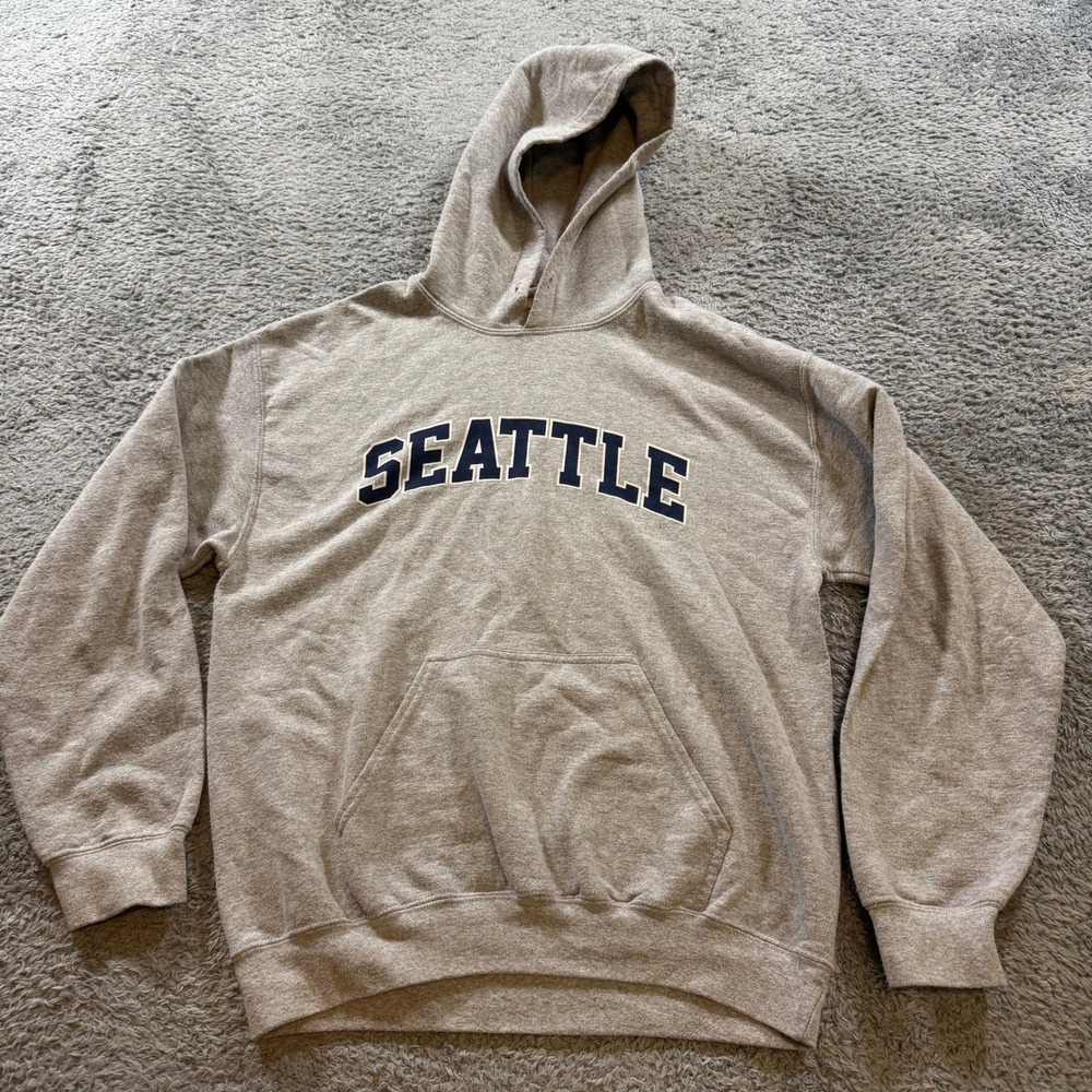 Gildan Heavy Blend Seattle Hoodie Mens Medium Gray Pullover Sweatshirt Graphic